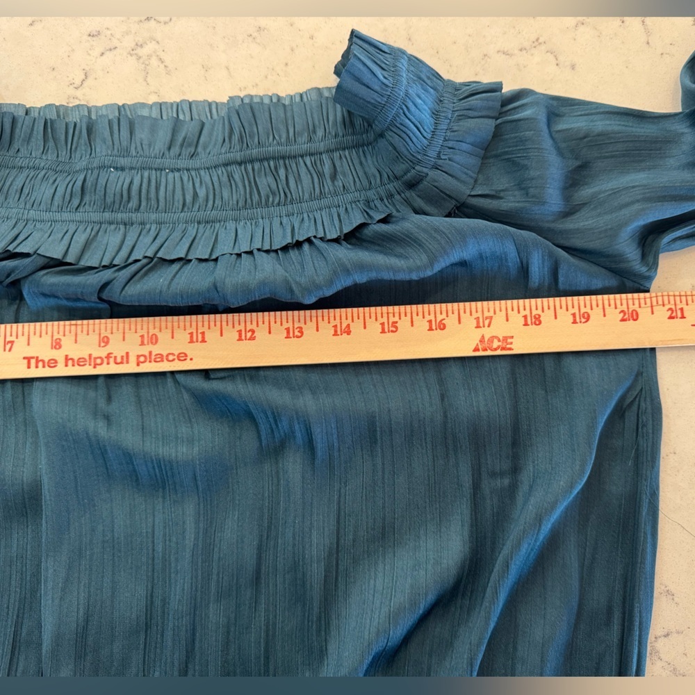 Evereve Teal Amari Off Shoulder Pleated Blouse women’s shirt Size Medium - Picture 8 of 11